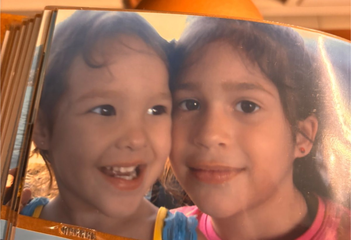 Laís e Marina bebês